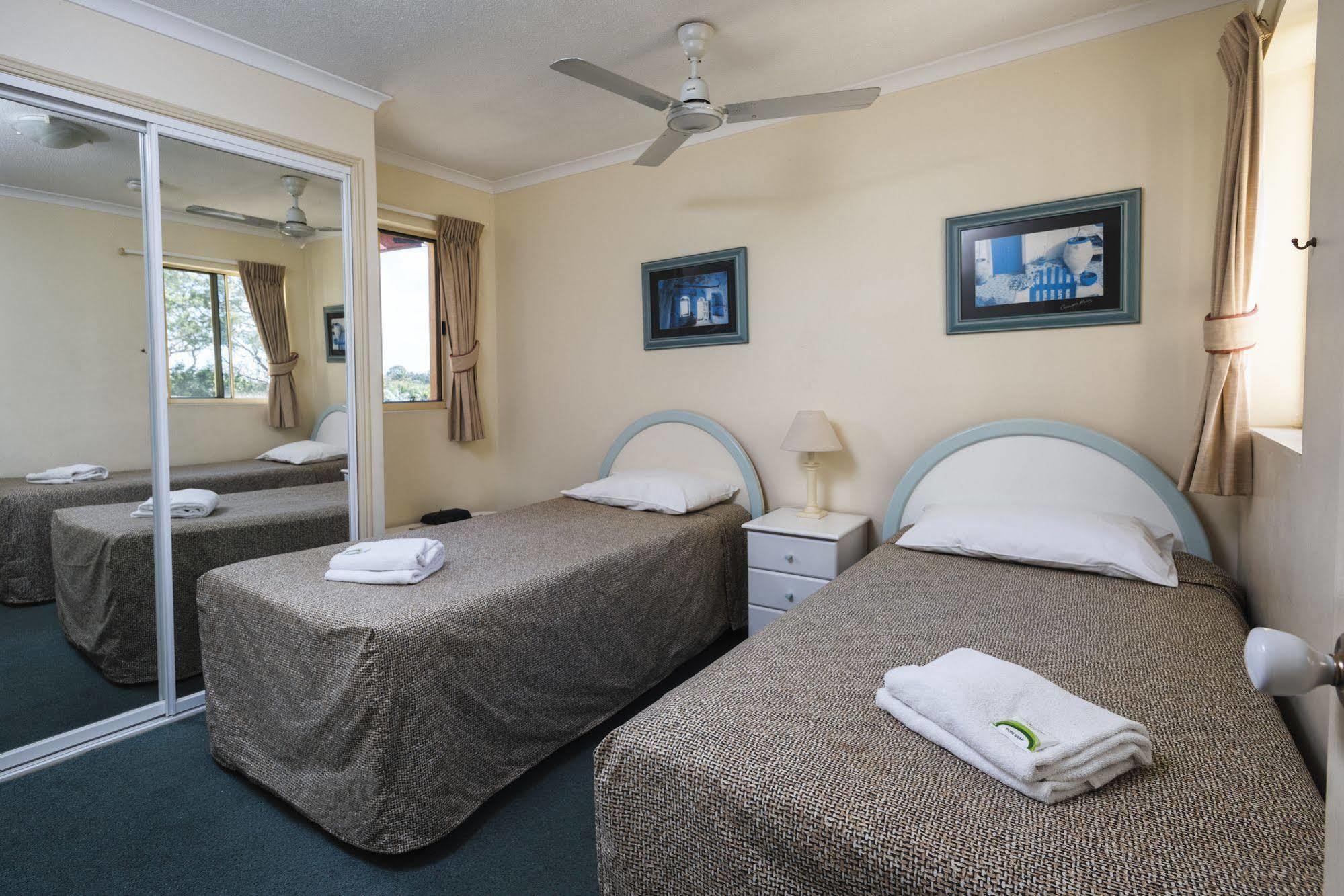 Alexander Beachfront Apartments Hervey Bay Ngoại thất bức ảnh