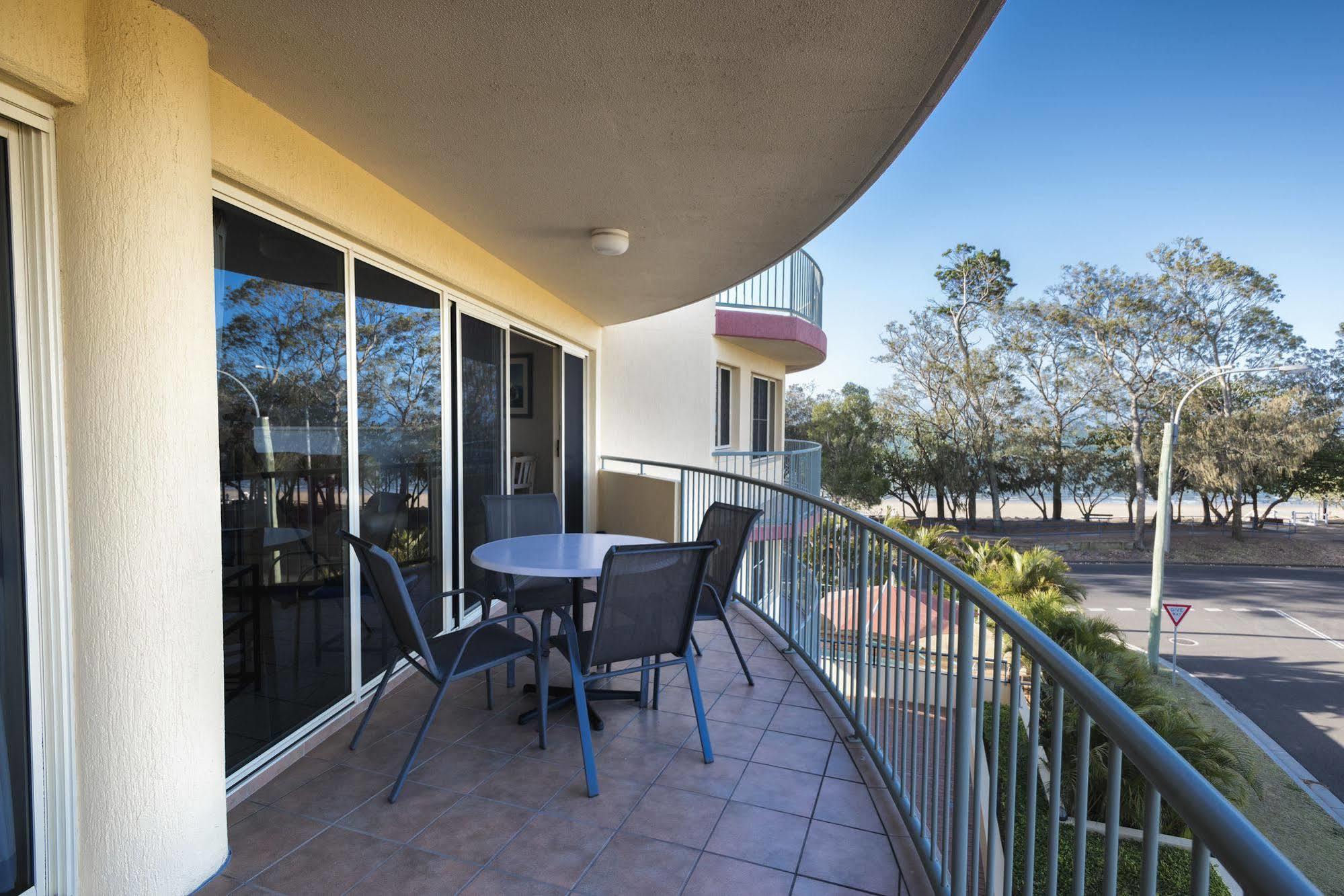 Alexander Beachfront Apartments Hervey Bay Ngoại thất bức ảnh
