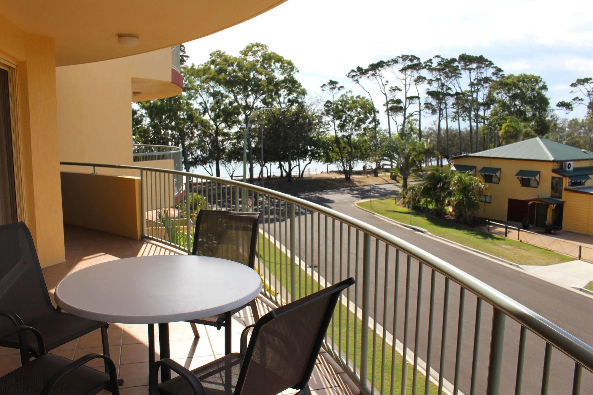Alexander Beachfront Apartments Hervey Bay Ngoại thất bức ảnh