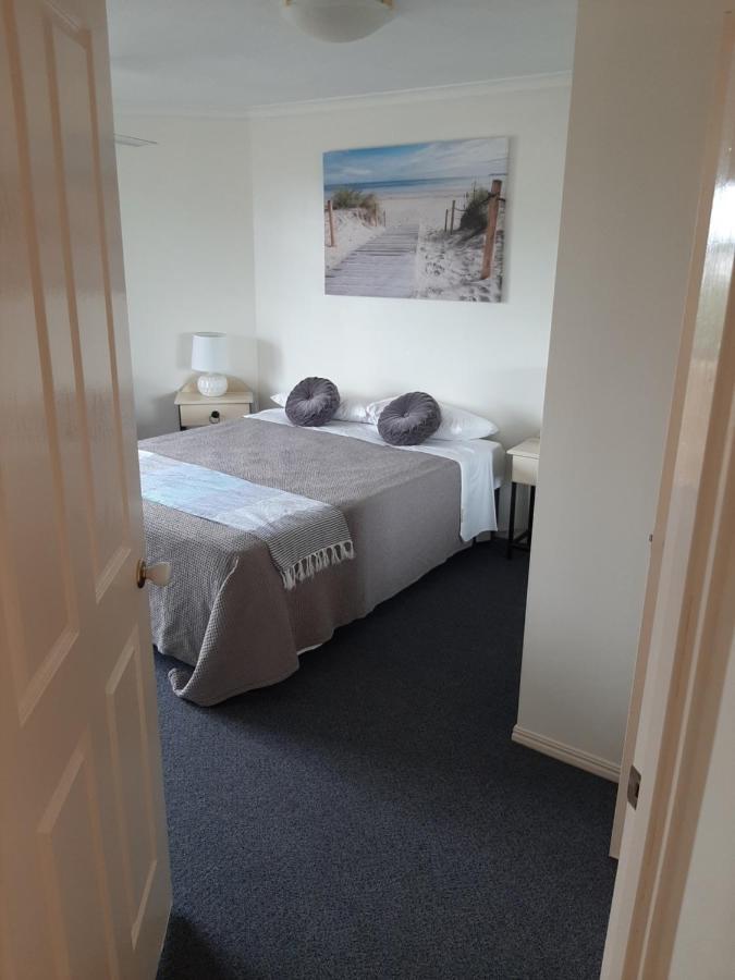 Alexander Beachfront Apartments Hervey Bay Ngoại thất bức ảnh