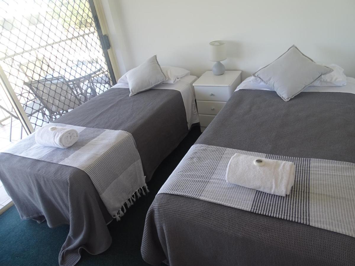 Alexander Beachfront Apartments Hervey Bay Ngoại thất bức ảnh