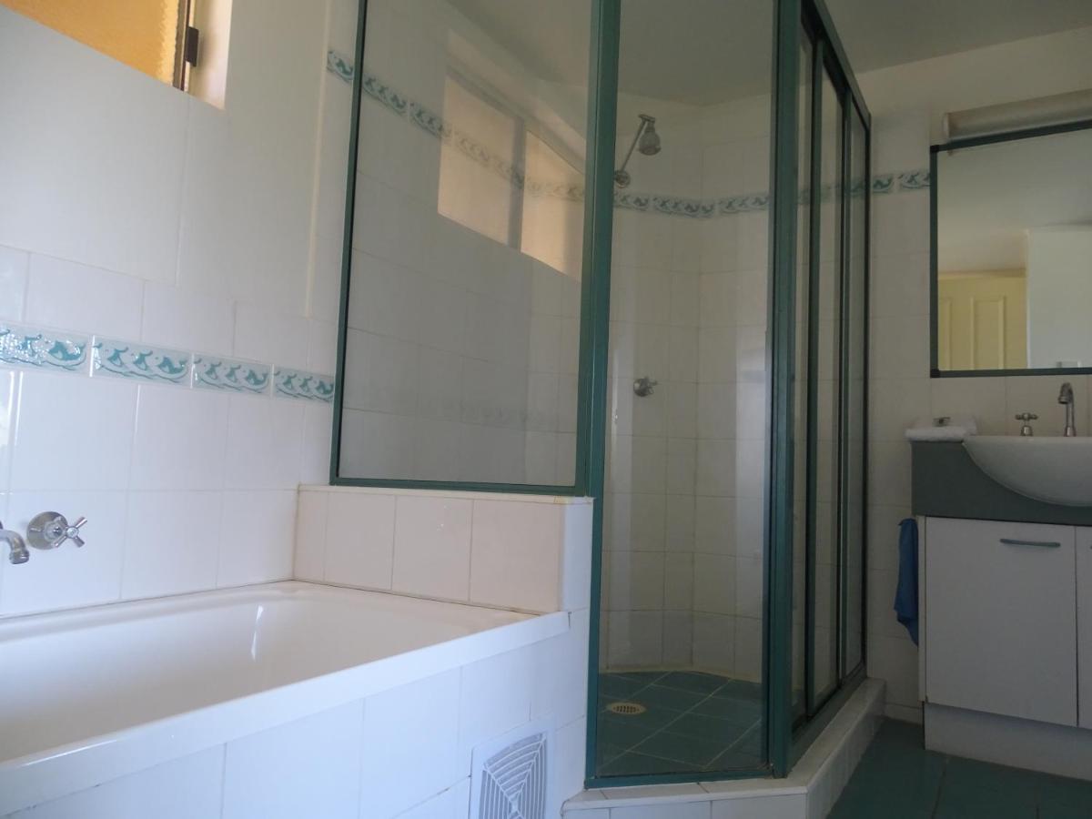 Alexander Beachfront Apartments Hervey Bay Ngoại thất bức ảnh